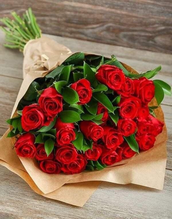 ramo de 24 rosas hermosas