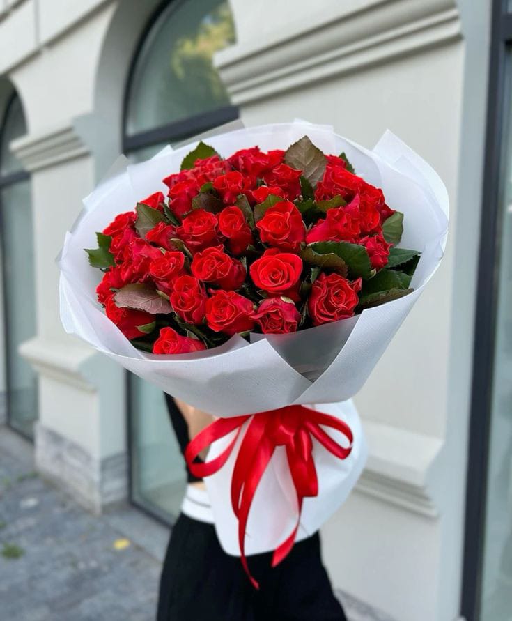 “Pasión Eterna – Ramo de rosas rojas premium”