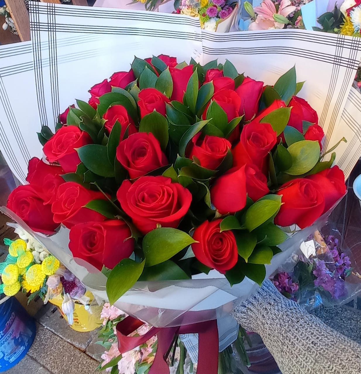 “Corazón Rojo – Ramo clásico de rosas” - Image 2