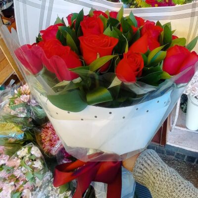 “Corazón Rojo – Ramo clásico de rosas”