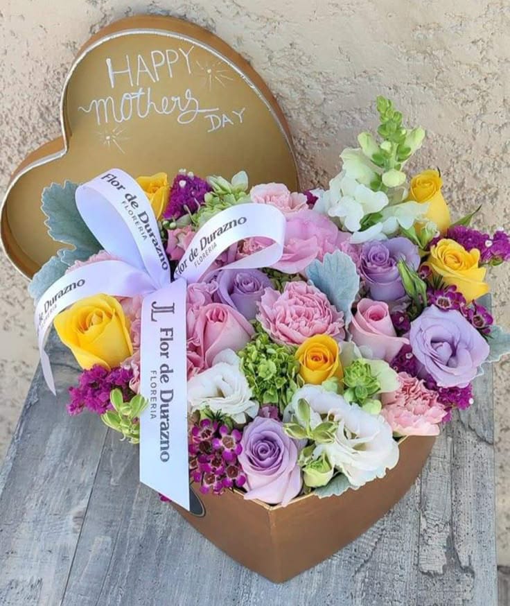Caja Floral “Corazón de Mamá”