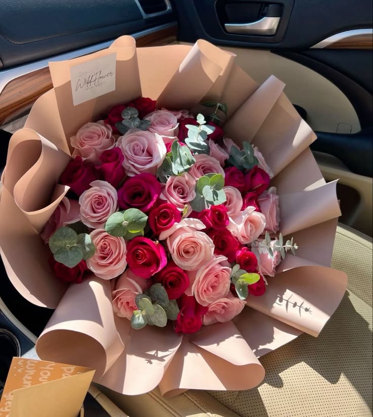 🌷 Bouquet “Romance Eterno” – Taller Floral