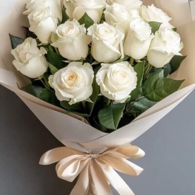 Ramo de rosas blancas II